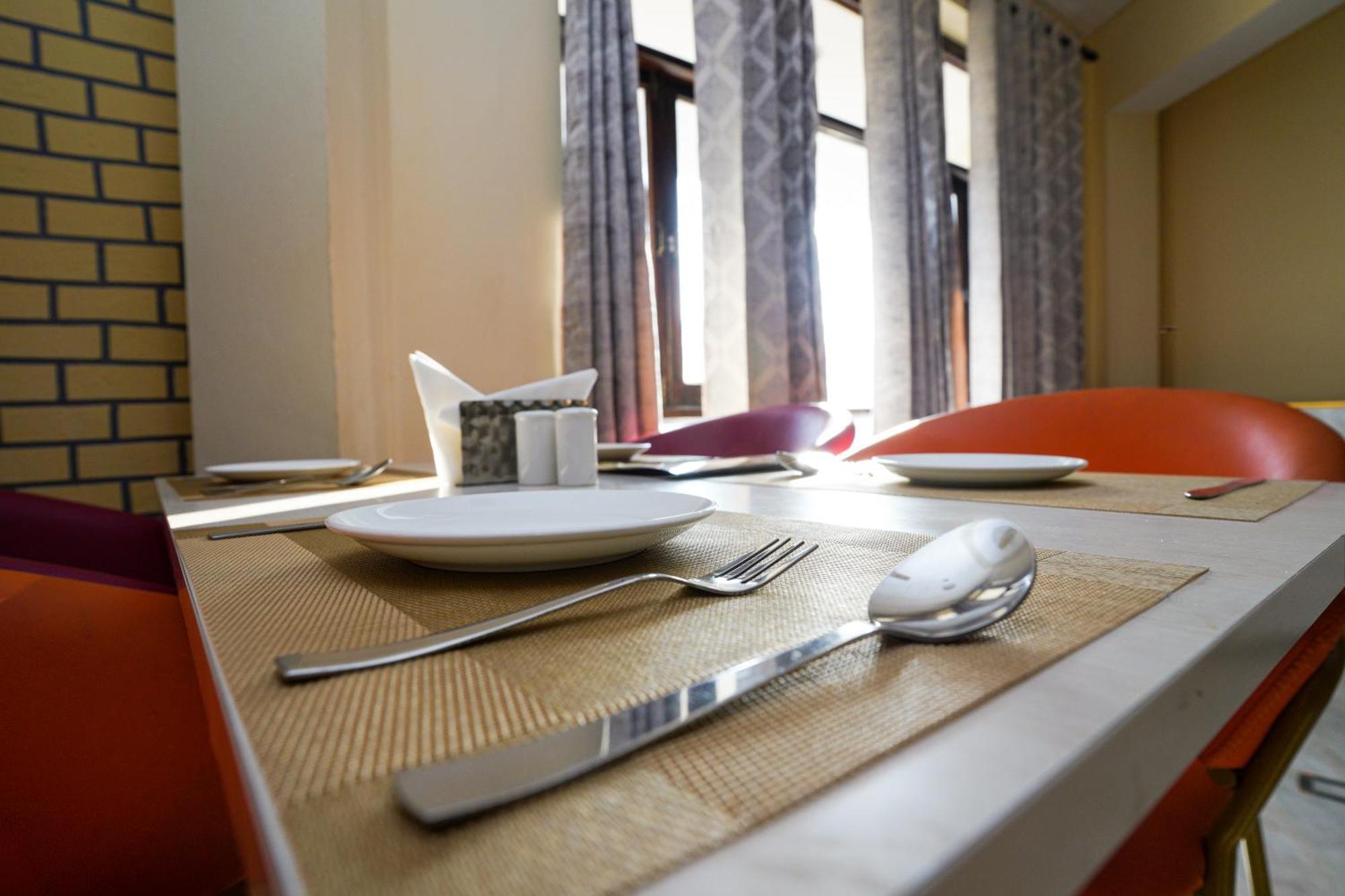 Hotel Neeraj Bhawan- Triveni Ghat Rishikesh Exterior photo
