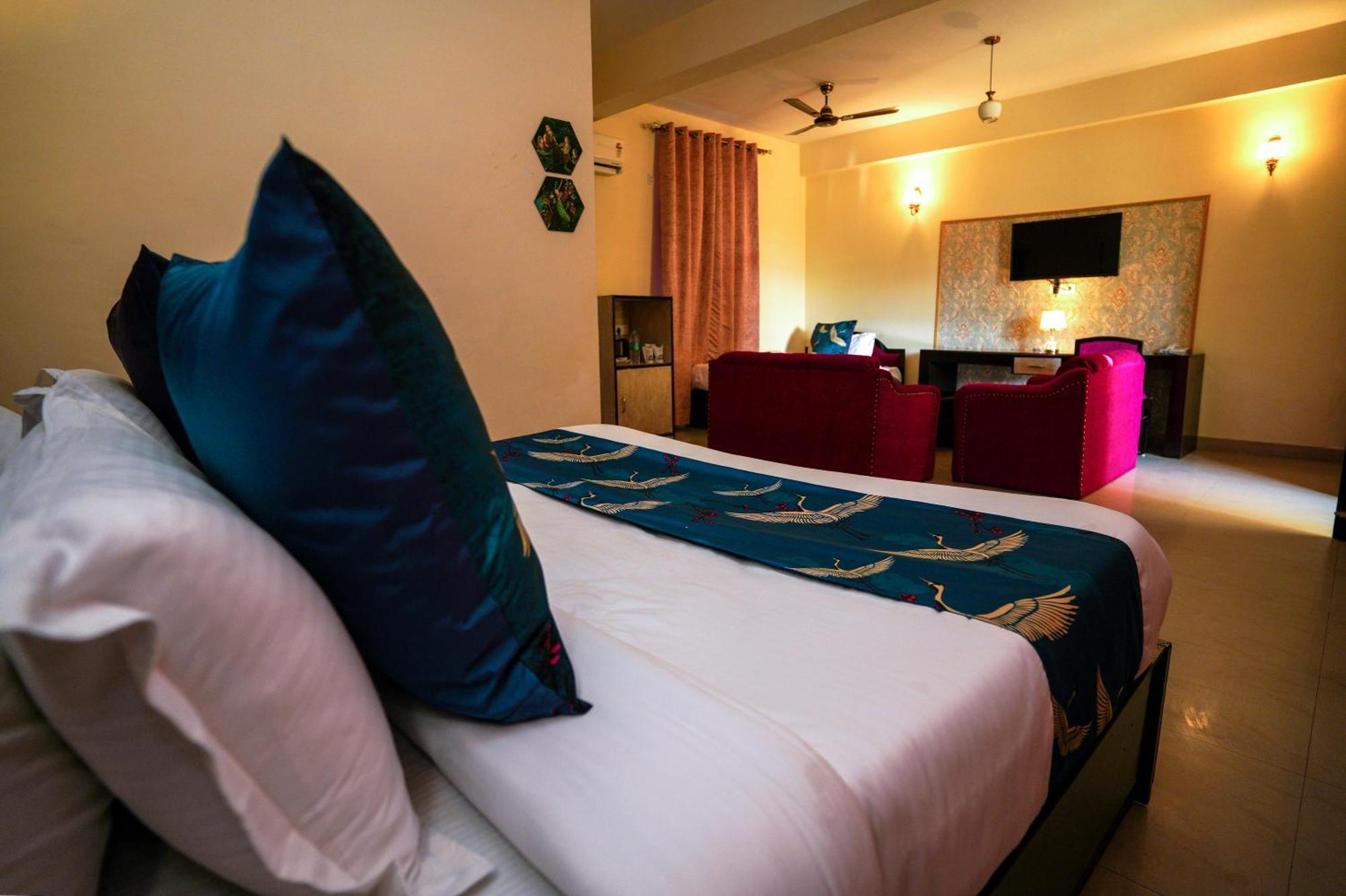 Hotel Neeraj Bhawan- Triveni Ghat Rishikesh Exterior photo
