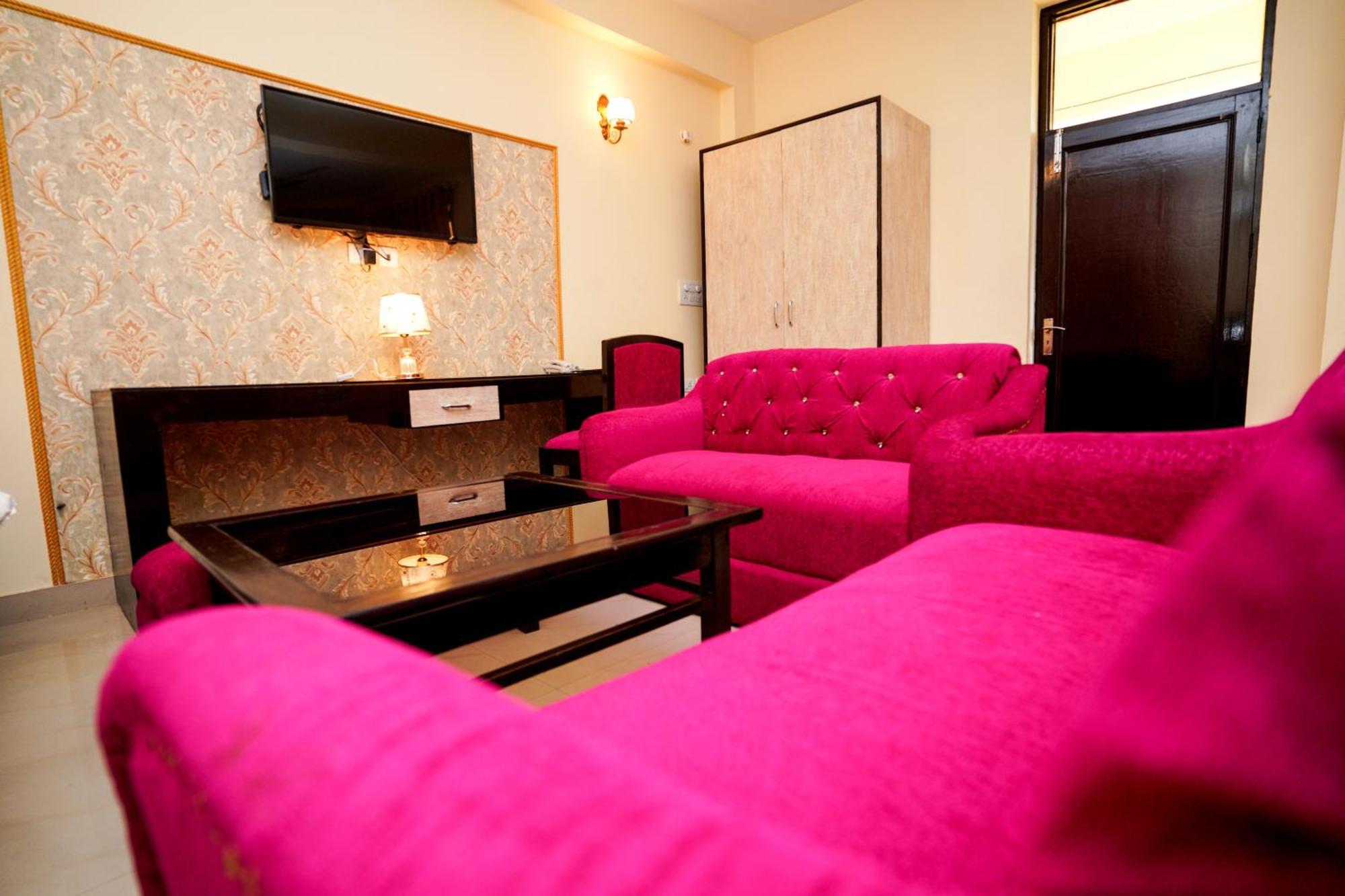 Hotel Neeraj Bhawan- Triveni Ghat Rishikesh Exterior photo