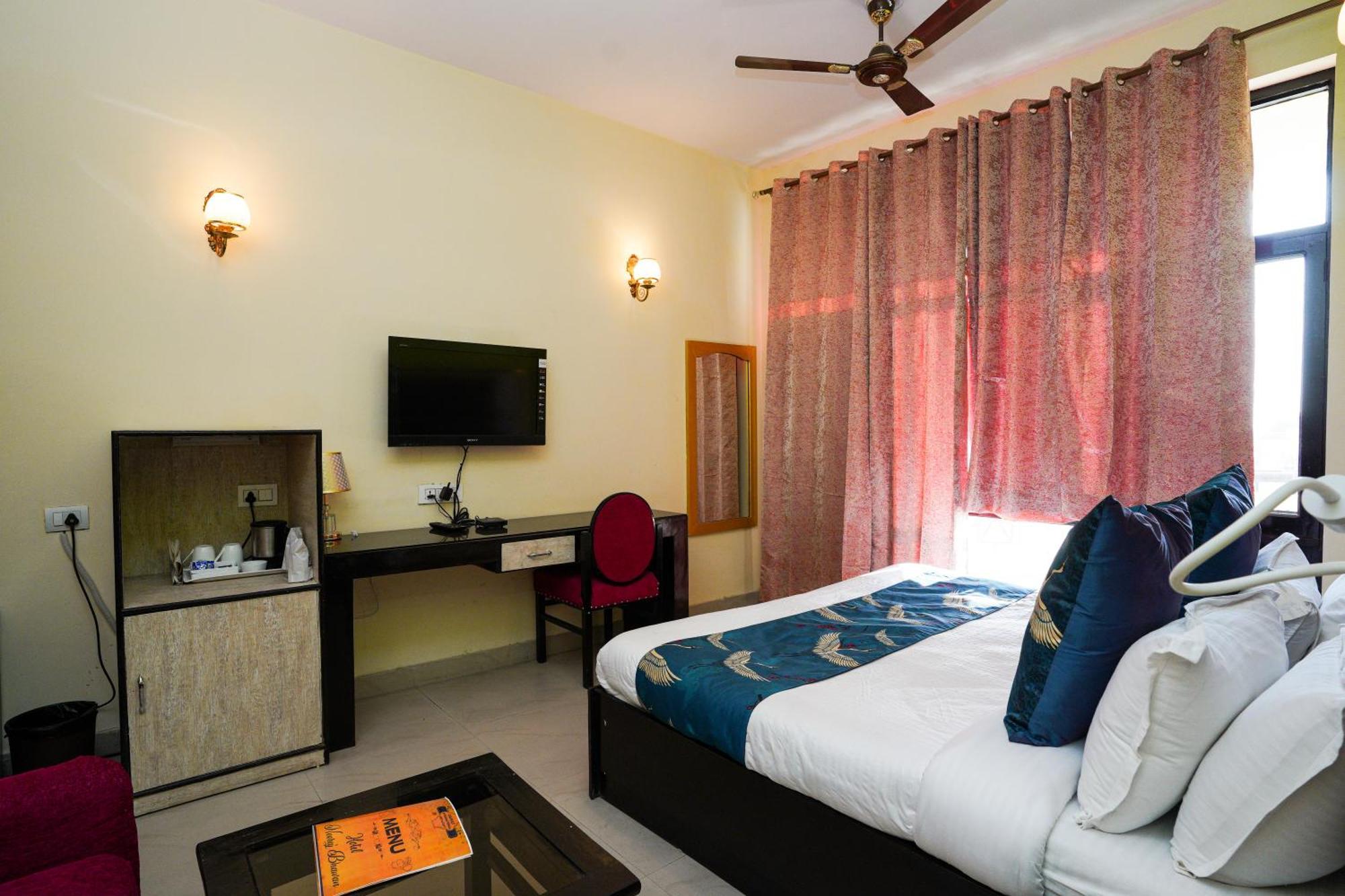 Hotel Neeraj Bhawan- Triveni Ghat Rishikesh Exterior photo