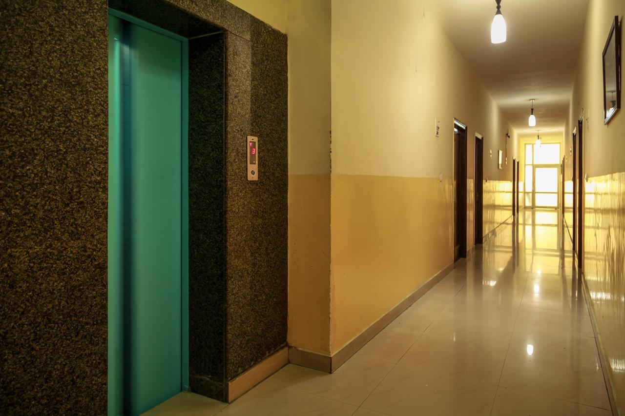 Hotel Neeraj Bhawan- Triveni Ghat Rishikesh Exterior photo