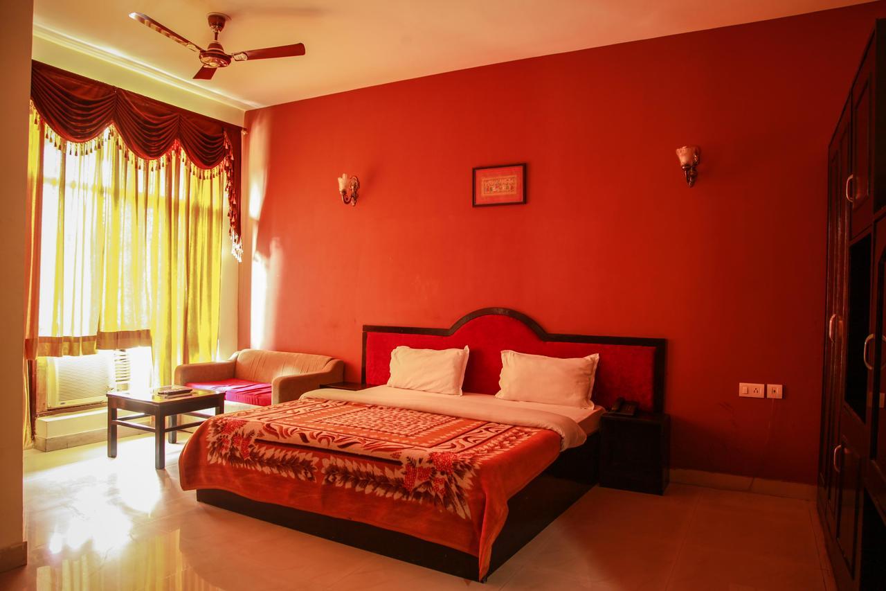 Hotel Neeraj Bhawan- Triveni Ghat Rishikesh Exterior photo